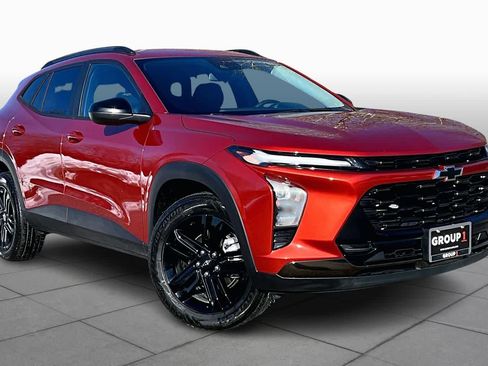 Used 2024 Chevrolet Trax ACTIV w/ Driver Confidence Package image 3