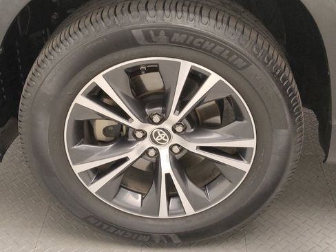 Used 2019 Toyota Highlander Plus image 26