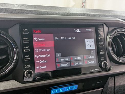 Used 2022 Toyota Tacoma TRD Off-Road AWD/4WD image 22