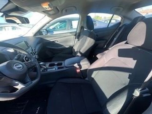 Used 2025 Nissan Sentra S image 17