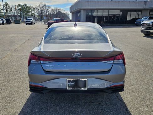 Used 2023 Hyundai Elantra SEL w/ Convenience Package image 37