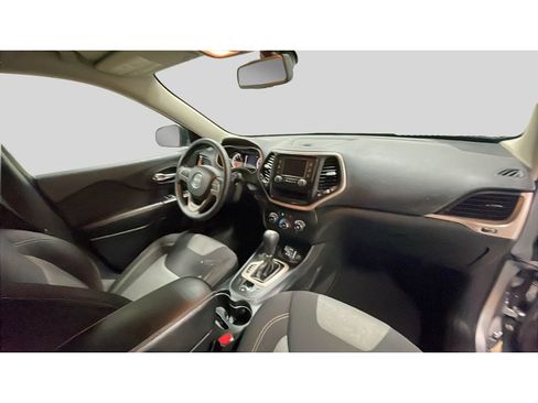 Used 2016 Jeep Cherokee Sport AWD/4WD image 17