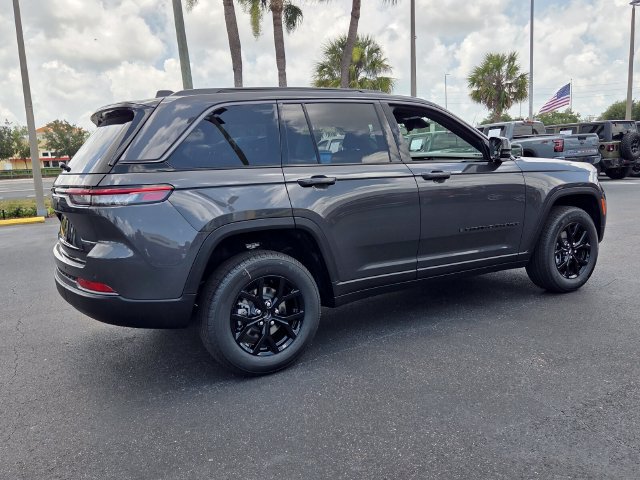 New 2026 Jeep Grand Cherokee Altitude RWD image 7