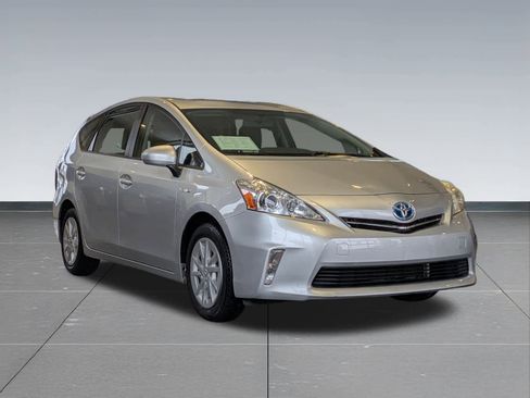 Used 2014 Toyota Prius V Two image 8