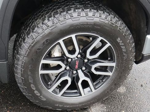 Used 2025 GMC Sierra 1500 AT4 w/ AT4 Premium Package AWD/4WD image 30