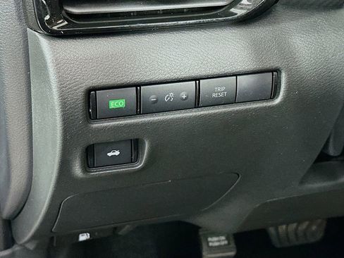 Certified 2025 Nissan Sentra SV image 16