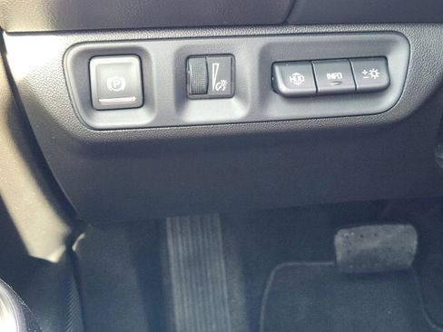 Used 2023 GMC Acadia SLT w/ Elevation Edition image 20