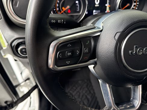 Used 2023 Jeep Gladiator Overland image 24