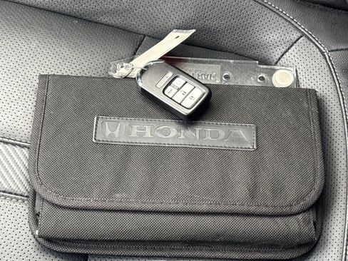 Used 2018 Honda Civic EX-L image 9