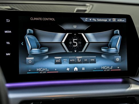 Used 2025 BMW X1 xDrive28i w/ Premium Package image 39