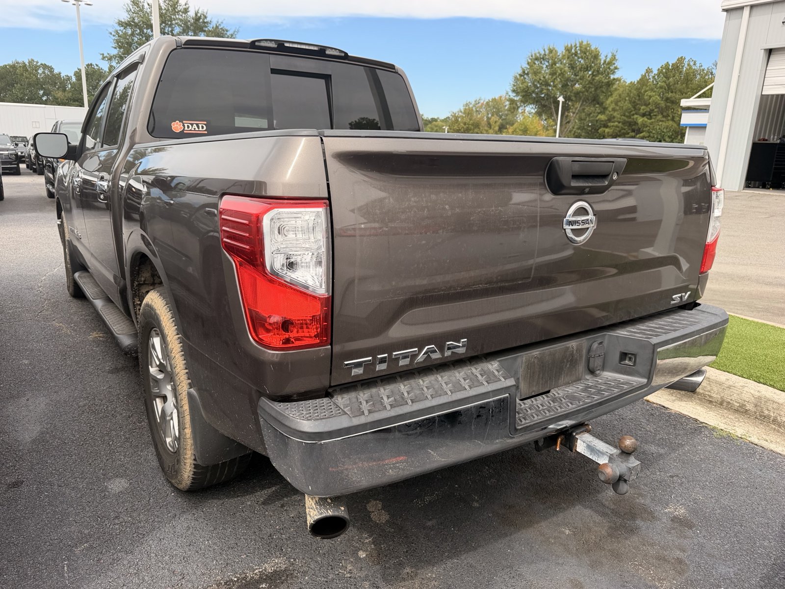 Used 2018 Nissan Titan SV RWD image 7