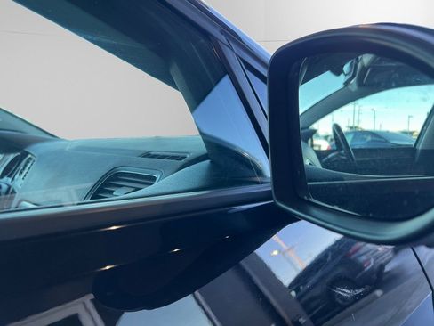 Used 2015 Volkswagen Golf S image 12