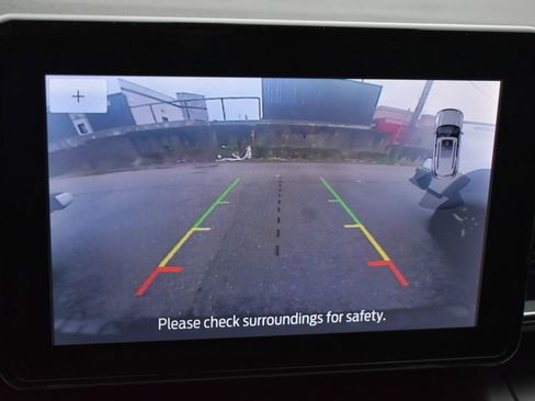 Used 2020 Ford Explorer XLT w/ Equipment Group 202A AWD/4WD image 29