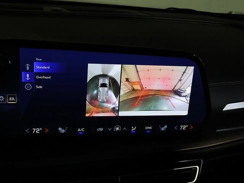 Used 2024 Chevrolet Traverse LT FWD image 21