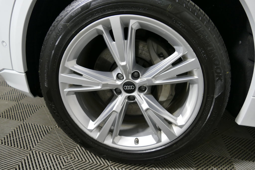 Used 2023 Audi Q8 Premium Plus AWD/4WD image 9