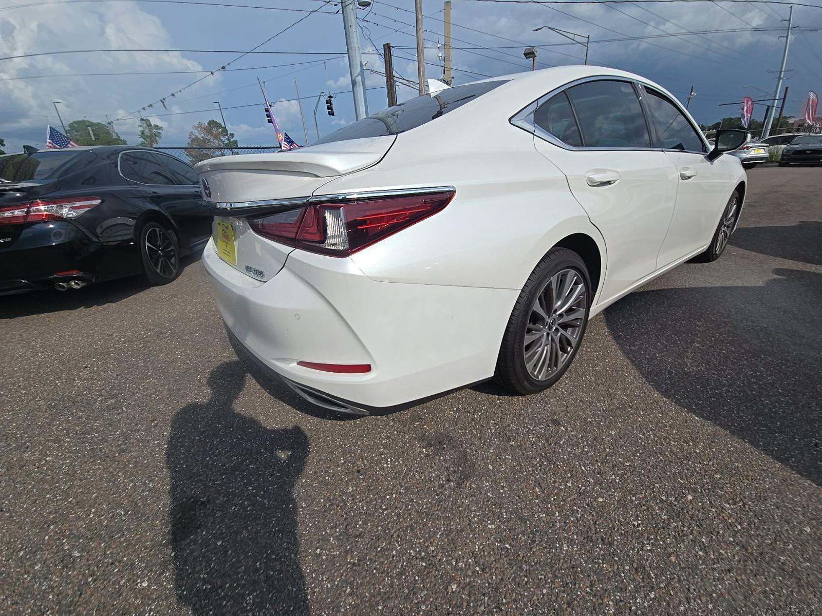 Used 2021 Lexus ES 350 w/ Premium Package FWD image 8