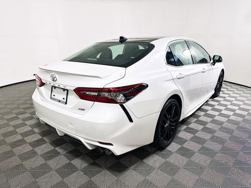 Used 2023 Toyota Camry XSE FWD image 3