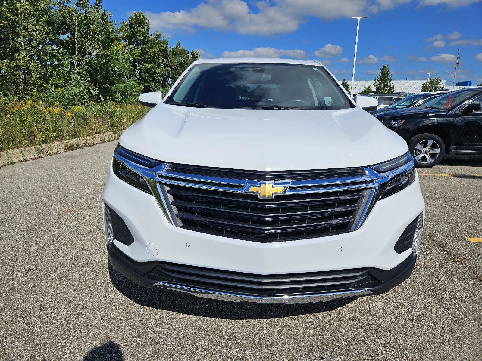 Used 2024 Chevrolet Equinox LT FWD image 2