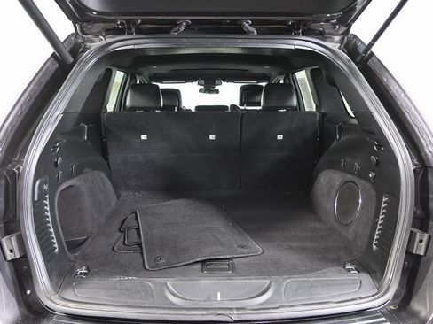 Used 2021 Jeep Grand Cherokee Laredo X image 16