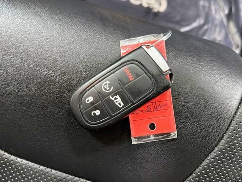 Used 2019 Jeep Cherokee Limited w/ Luxury Group AWD/4WD image 31
