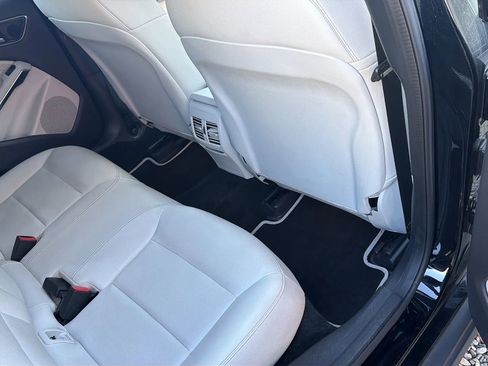 Used 2018 Mercedes-Benz GLA 250 GLA 250 4MATIC Sport Utility 4 w/ Premium Package image 48