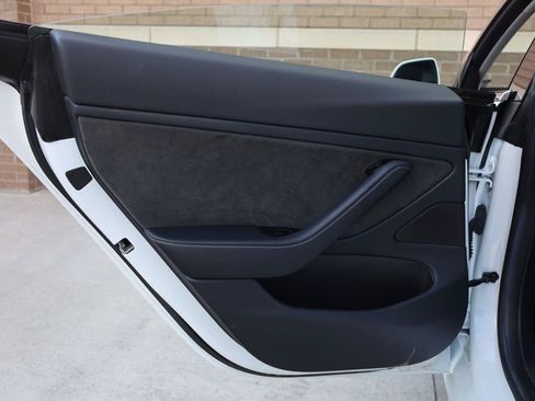 Used 2018 Tesla Model 3 Long Range RWD image 18