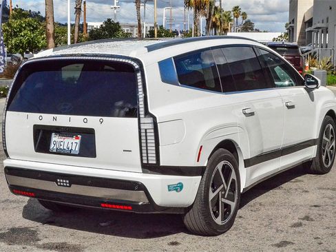 Certified 2026 Hyundai Ioniq 9 Calligraphy image 6