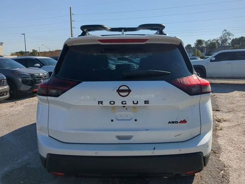 Certified 2025 Nissan Rogue SV image 6