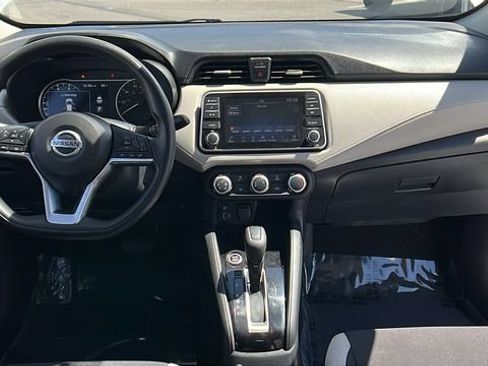 Used 2022 Nissan Versa SV FWD image 22