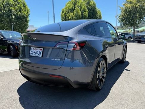 Used 2022 Tesla Model Y Performance AWD/4WD image 6