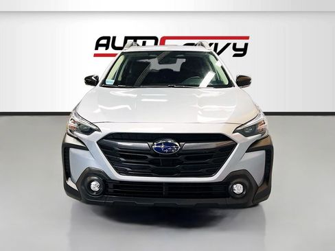 Used 2025 Subaru Outback Premium image 2