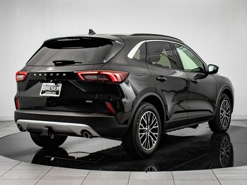 Used 2024 Ford Escape SE w/ Class II Trailer Tow Package image 7