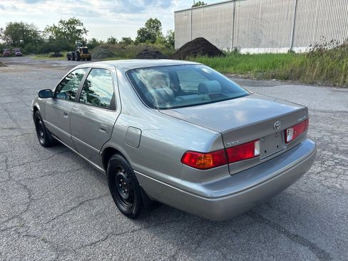 Used 2001 Toyota Camry CE FWD image 5