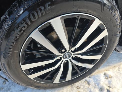 Used 2024 Nissan Pathfinder Platinum w/ Cargo Package image 11