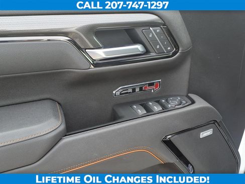 Used 2025 GMC Sierra 1500 AT4 w/ AT4 Premium Package AWD/4WD image 11