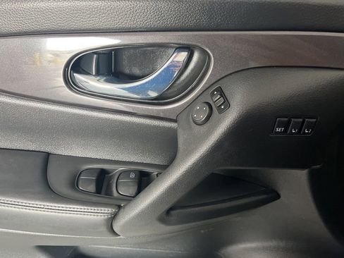 Used 2019 Nissan Rogue SV w/ Premium Package AWD/4WD image 50
