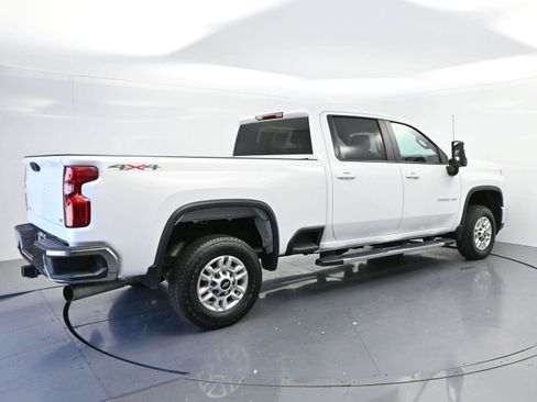 Used 2025 Chevrolet Silverado 2500 LT w/ Convenience Package AWD/4WD image 7