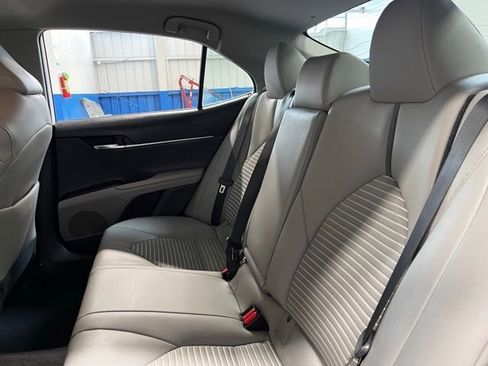 Used 2021 Toyota Camry SE FWD image 17