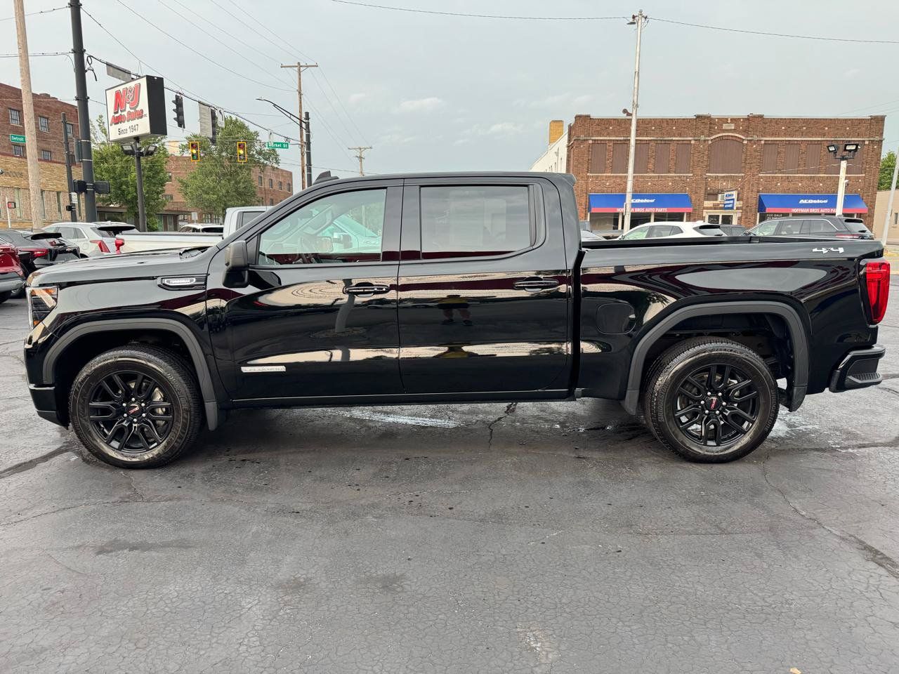 Used 2025 GMC Sierra 1500 Elevation AWD/4WD image 7