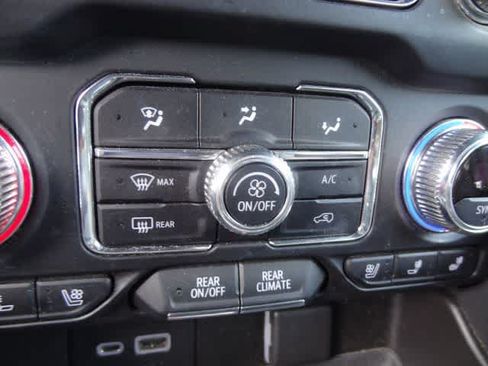 Used 2021 GMC Yukon AT4 w/ Technology Package AWD/4WD image 16