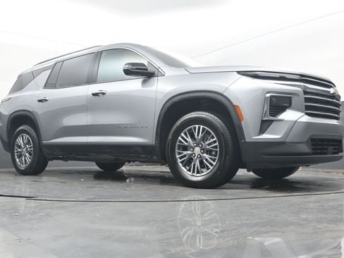 Certified 2025 Chevrolet Traverse LT image 25