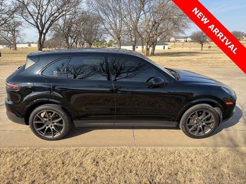 Used 2019 Porsche Cayenne Base FWD image 2