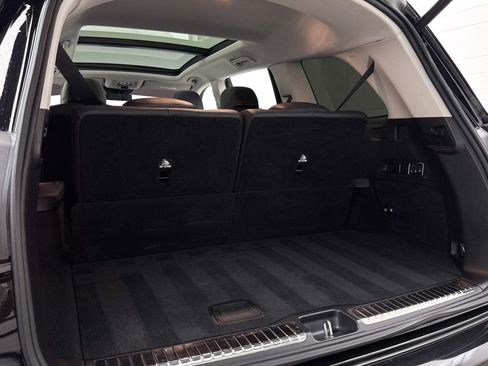 Used 2024 Mercedes-Benz GLS 450 4MATIC image 50