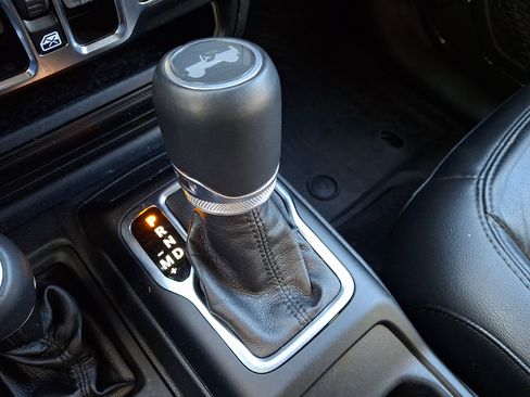 Certified 2022 Jeep Wrangler Unlimited Sahara image 14