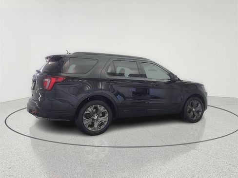 Used 2018 Ford Explorer Sport image 8