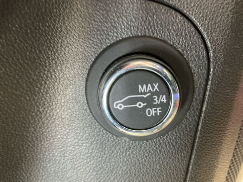 Used 2019 GMC Acadia SLT w/ Black Edition image 8