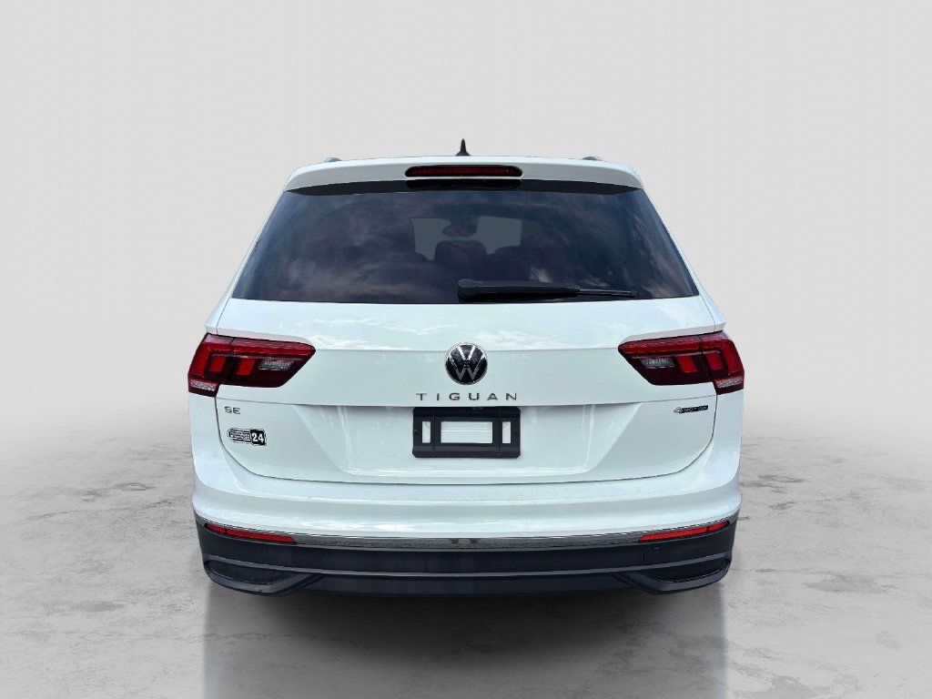 Used 2022 Volkswagen Tiguan SE AWD/4WD image 4