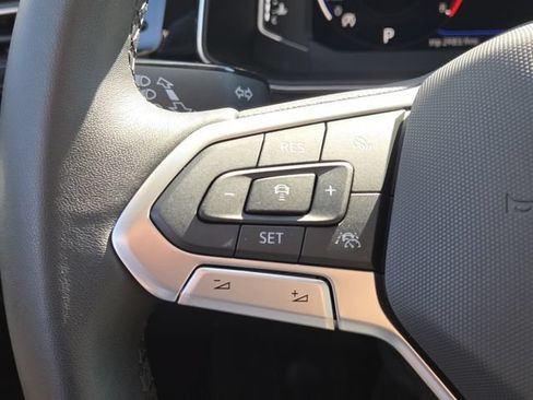 Used 2025 Volkswagen Jetta SEL FWD image 13