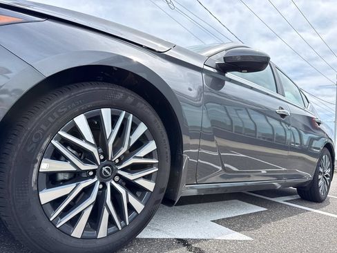 Certified 2025 Nissan Altima 2.5 SV w/ SV Premium Package FWD image 8