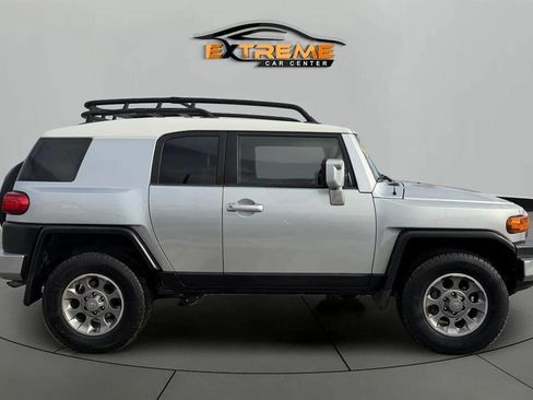 Used 2007 Toyota FJ Cruiser 4WD image 9